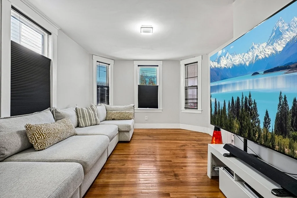 Photo of 19 Sheldon St