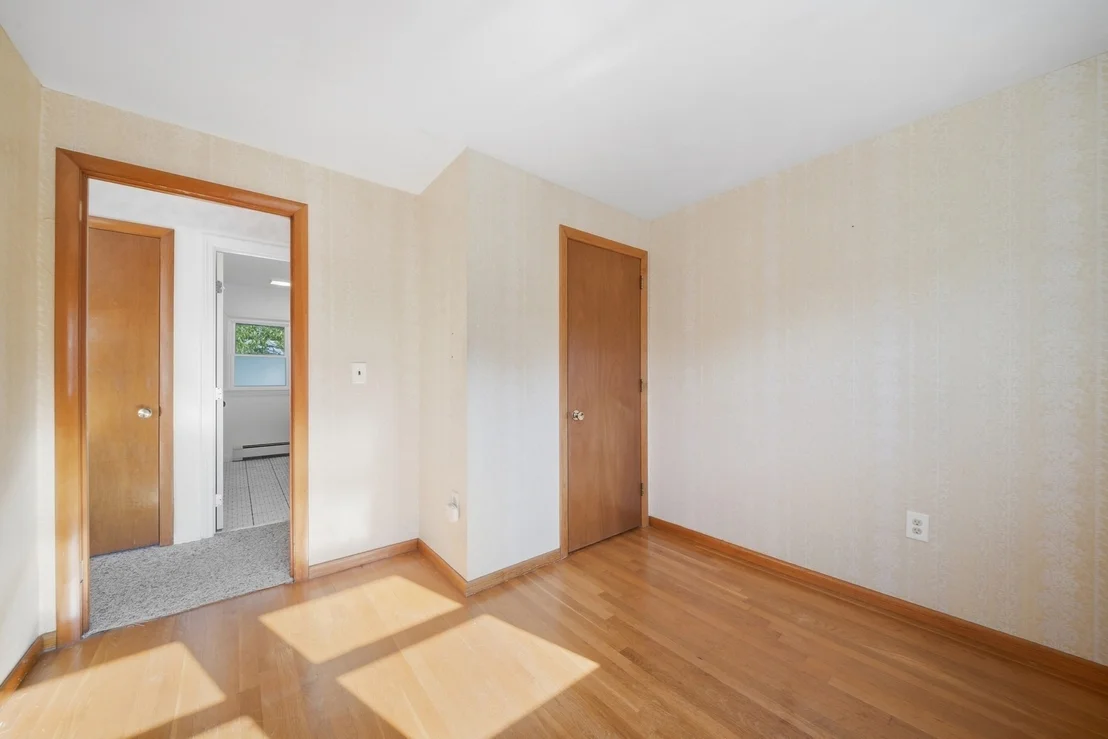 Photo of 44 Memorial Dr