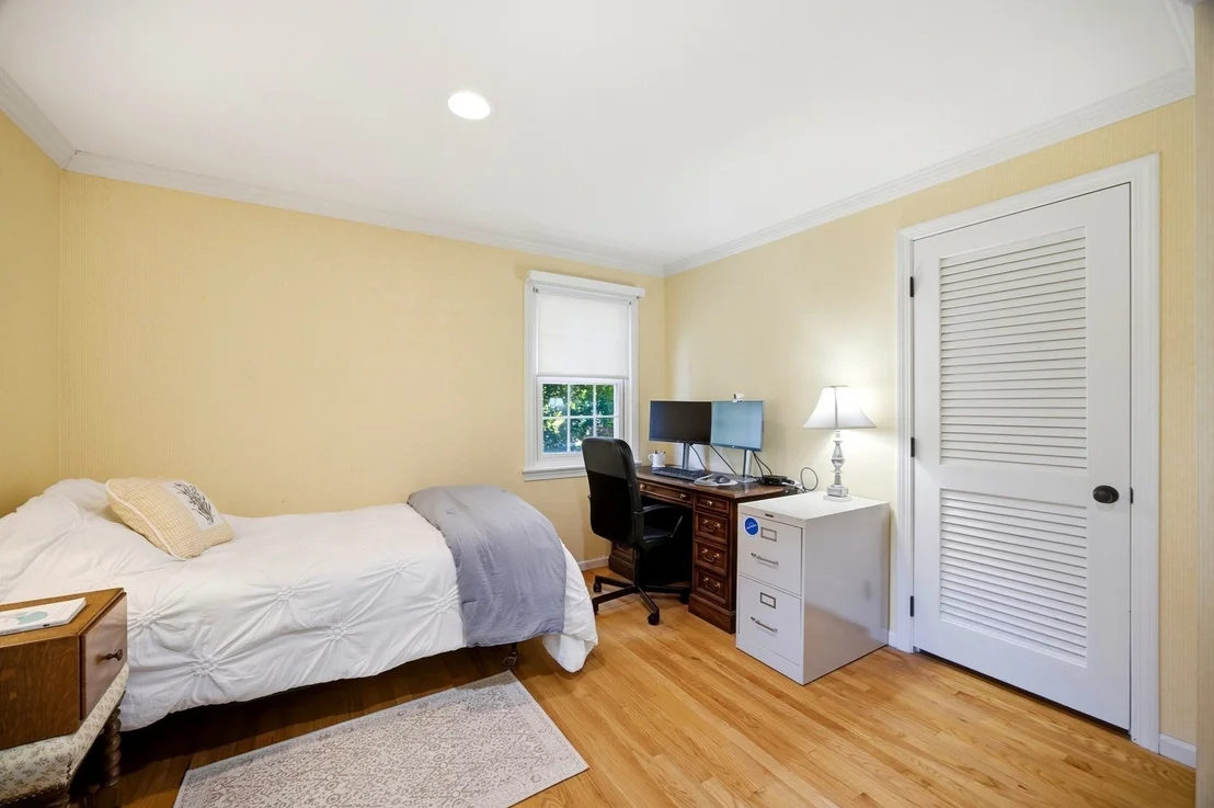Photo of 64 Cambridge Cir