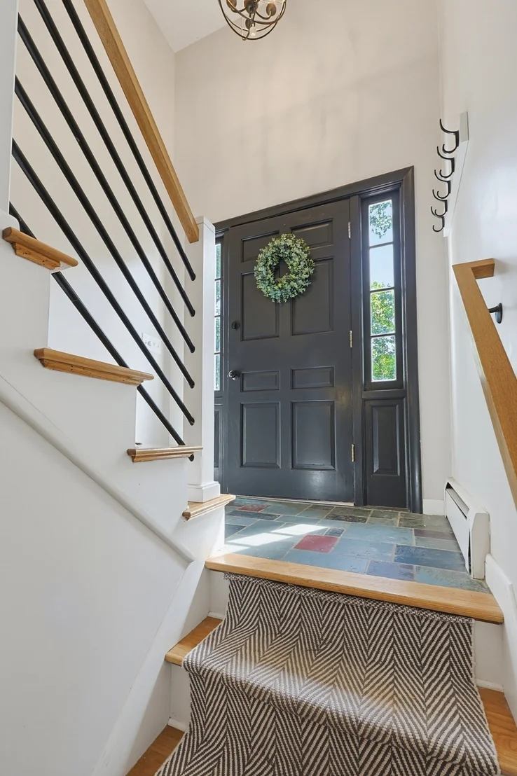 Photo of 10 Howe Circle