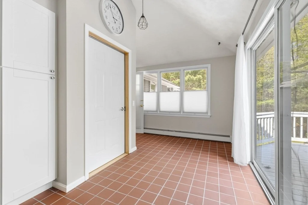 Photo of 25 Towpath Dr