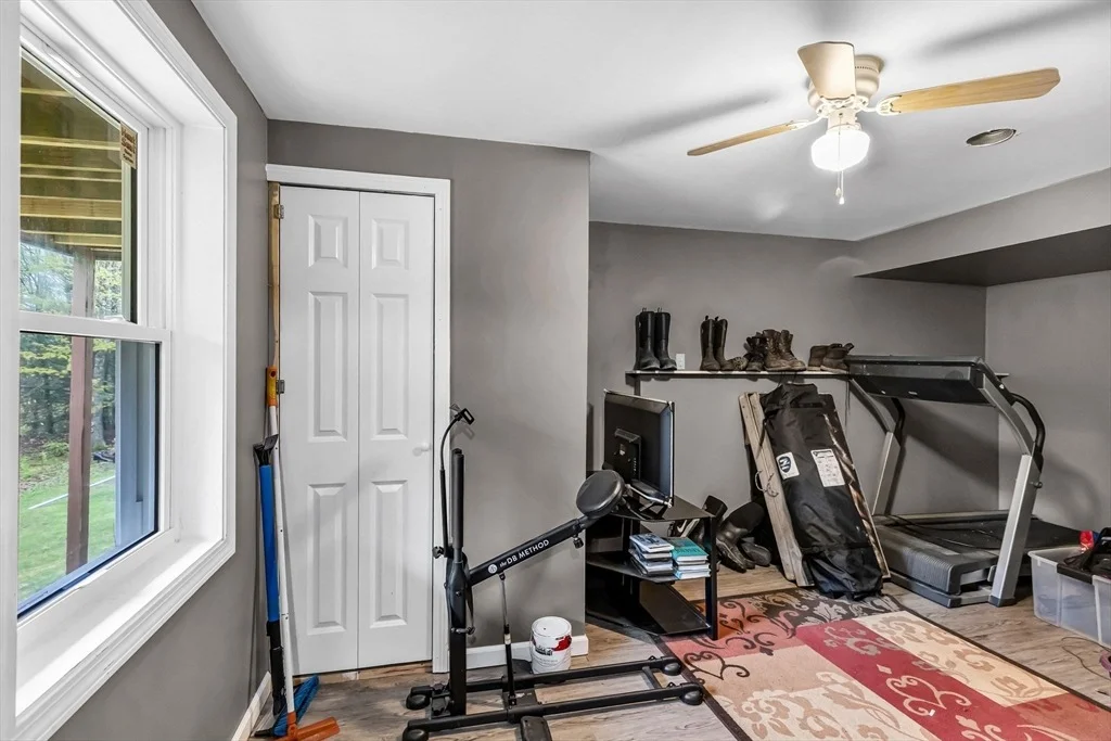 Photo of 302 Middlefield Rd