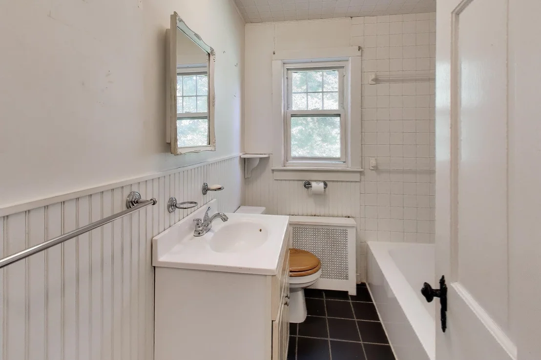 Photo of 72 Sexton Ave