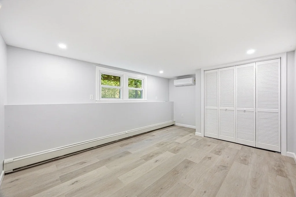 Photo of 7 Hillcrest Dr