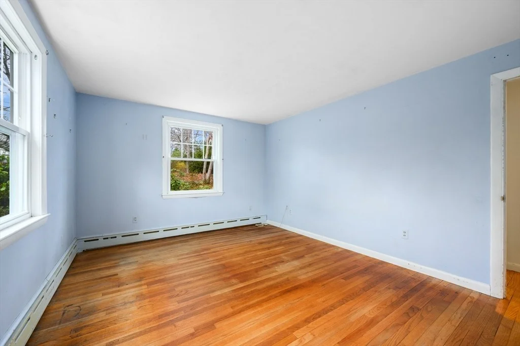 Photo of 42 Oak Ln