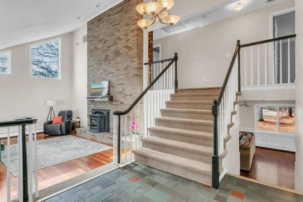 Photo of 11 Bonair Dr
