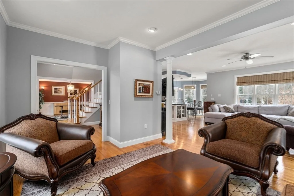 Photo of 18 Lexington Cir