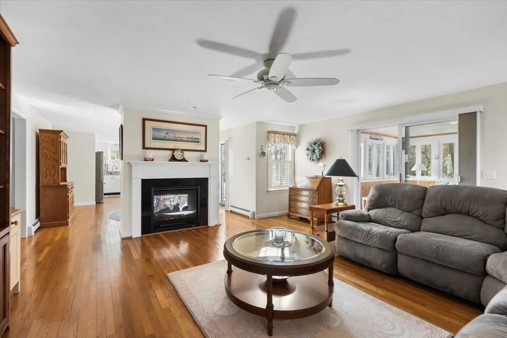 Photo of 12 Quashnet Woods Dr