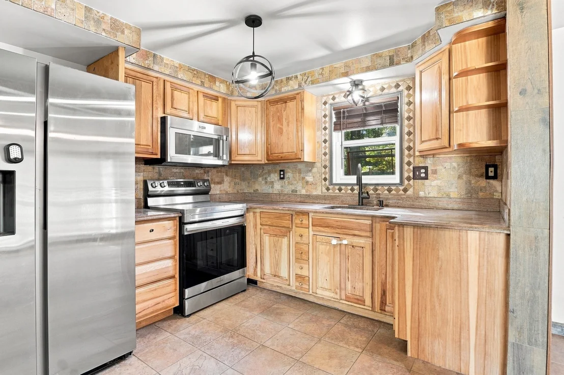 Photo of 65 Paris Avenue