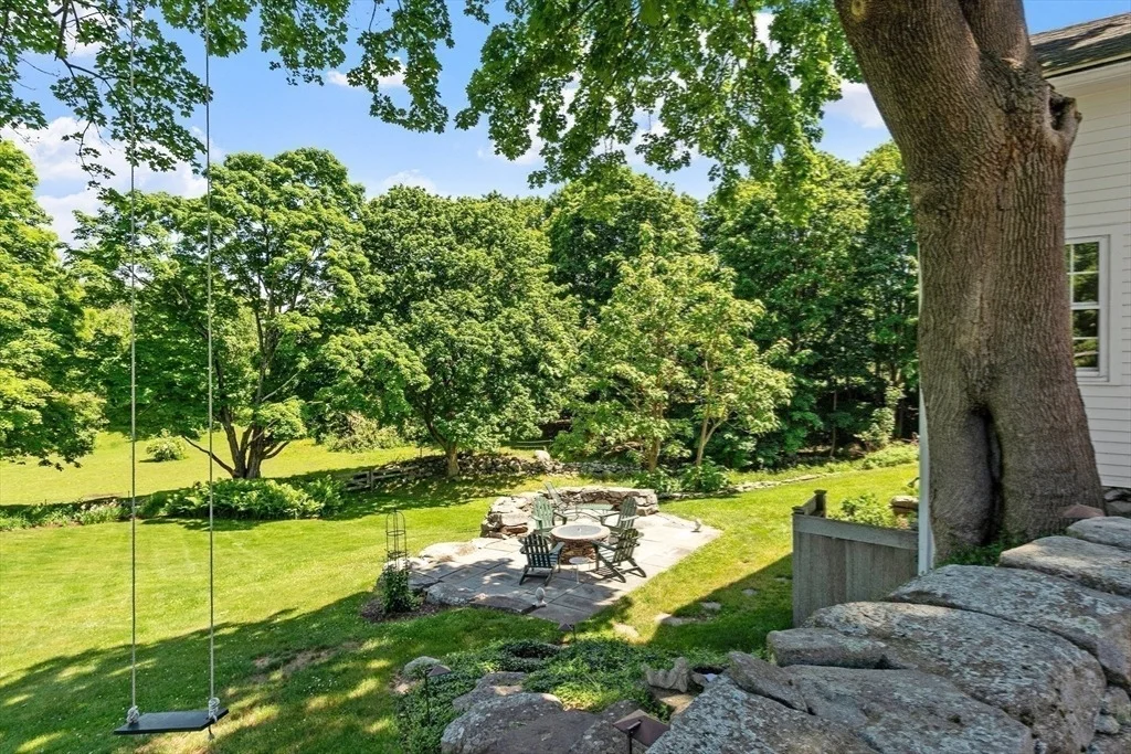 Photo of 827 Hill Rd