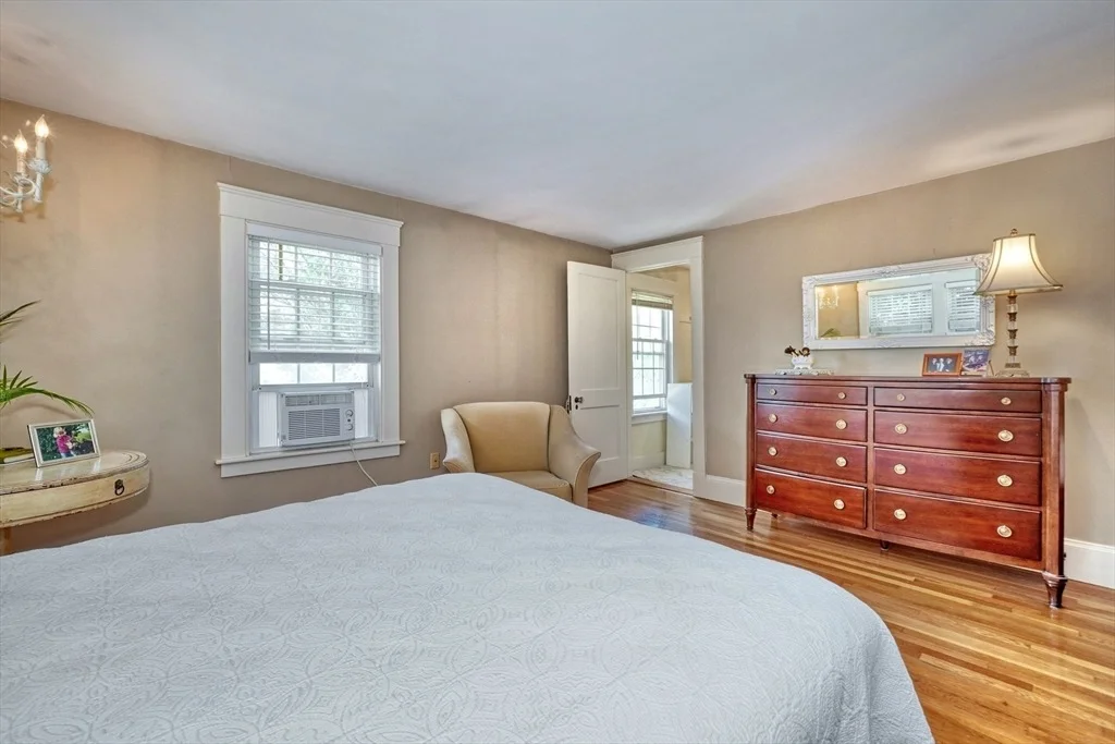 Photo of 17 Old Brook Cir