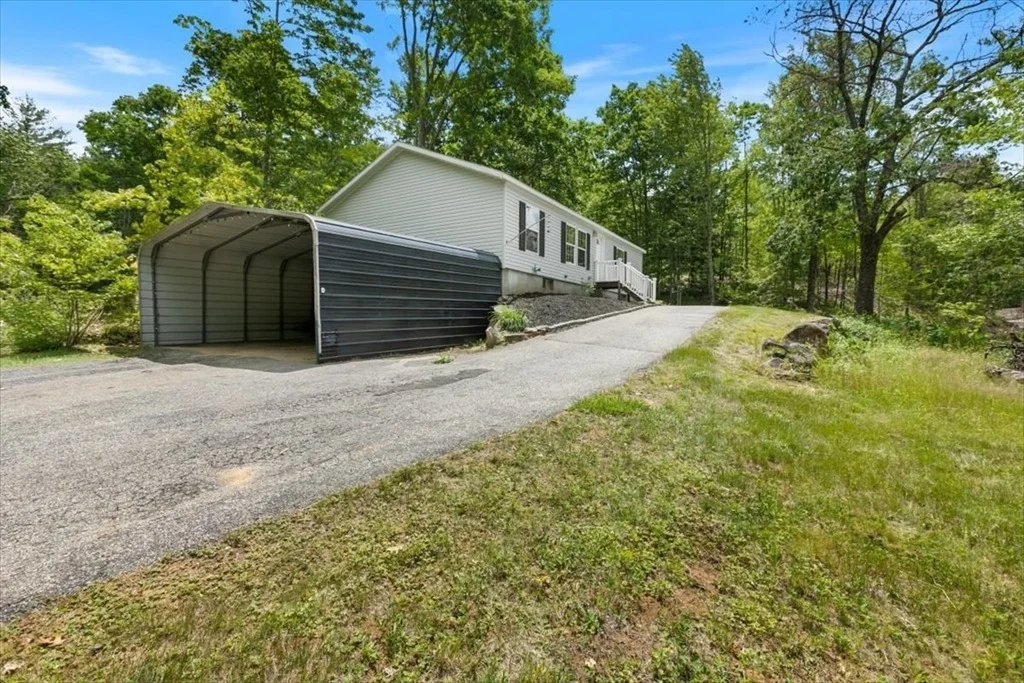 Photo of 98 Hurricane Rd