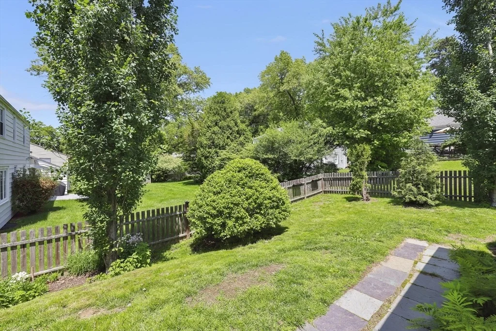 Photo of 121 Benz St