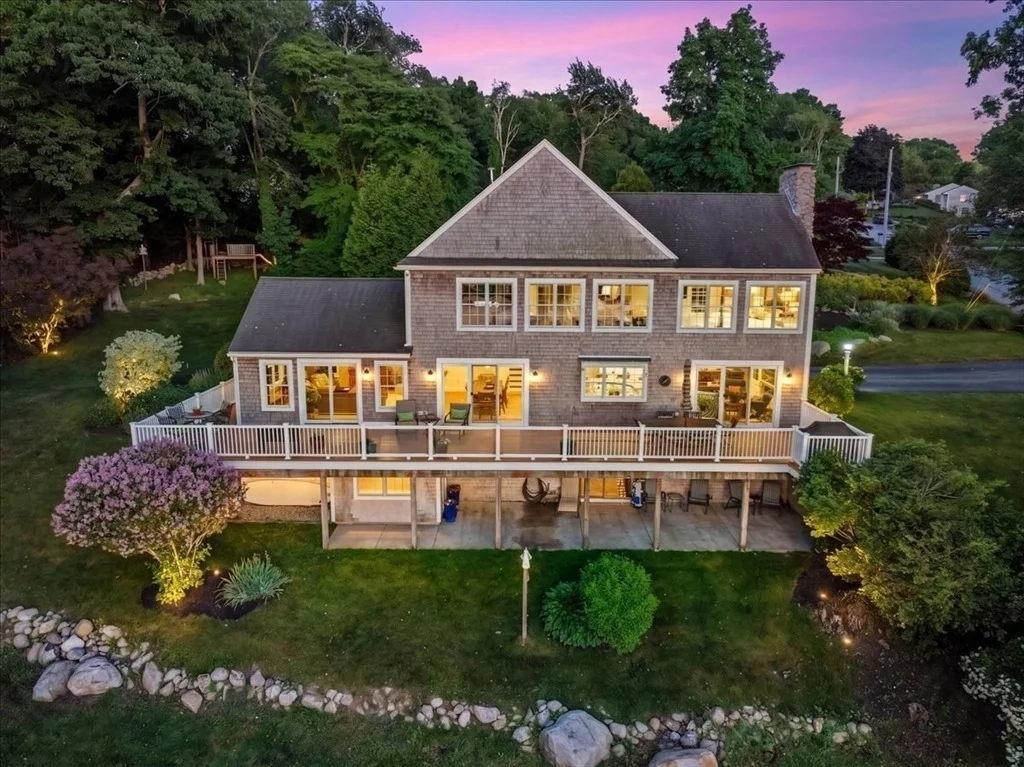 Photo of 102 Riverside Circle