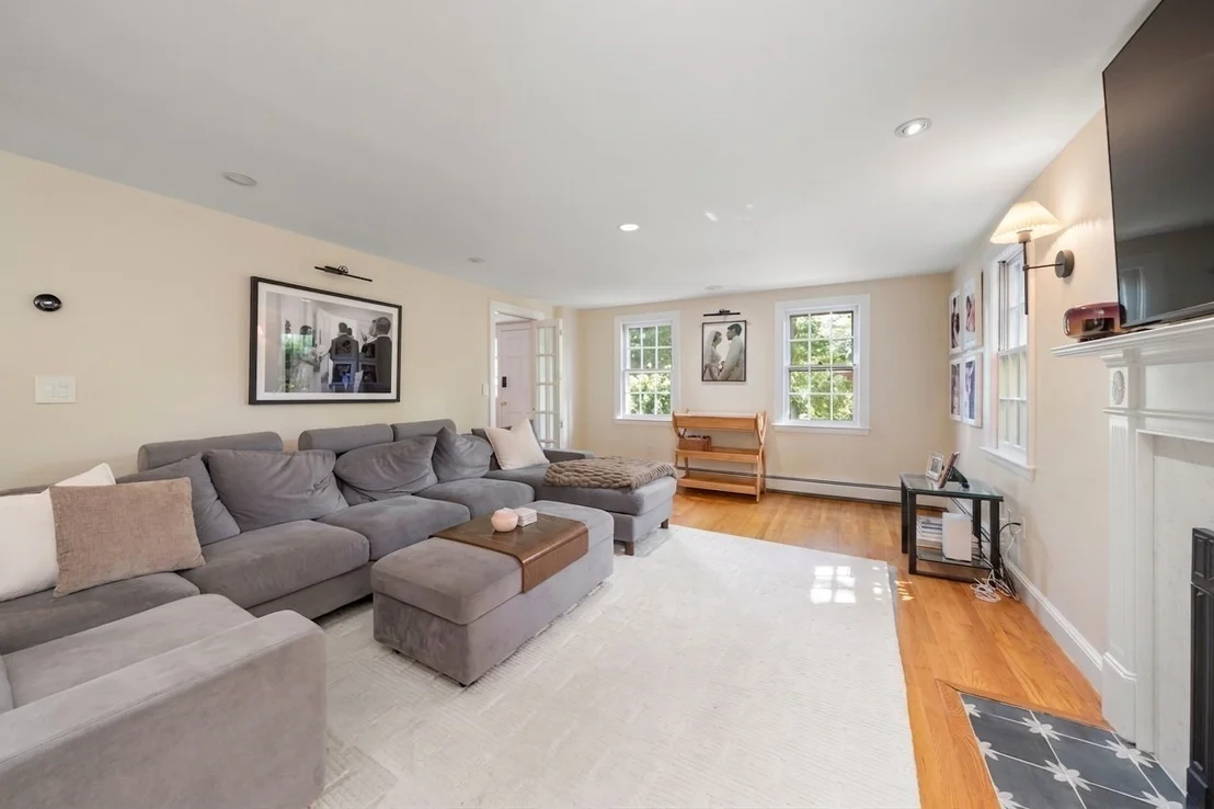 Photo of 14 Thoreau Rd