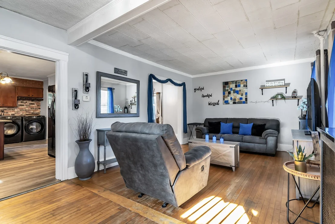 Photo of 100 Clover St