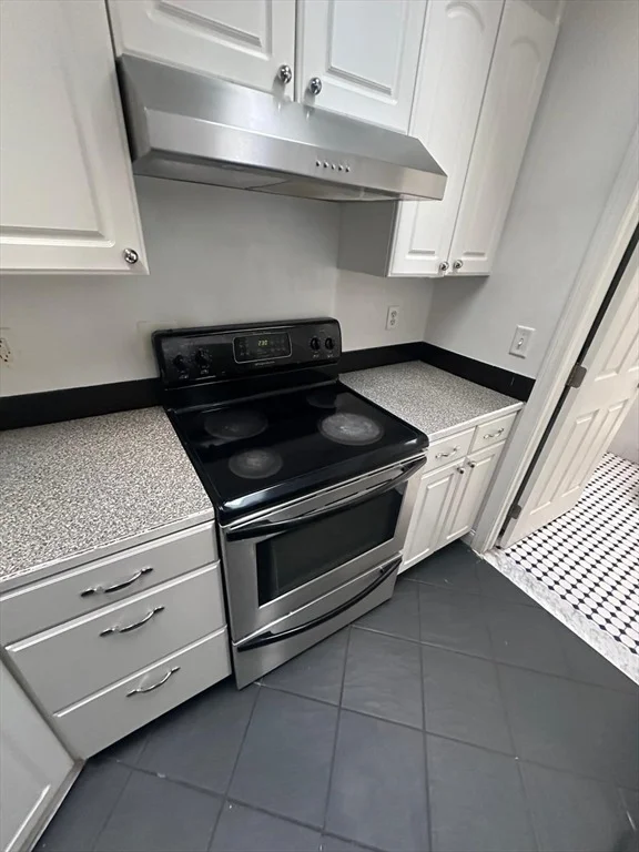 Photo of Unit B at 1295 Millbury St