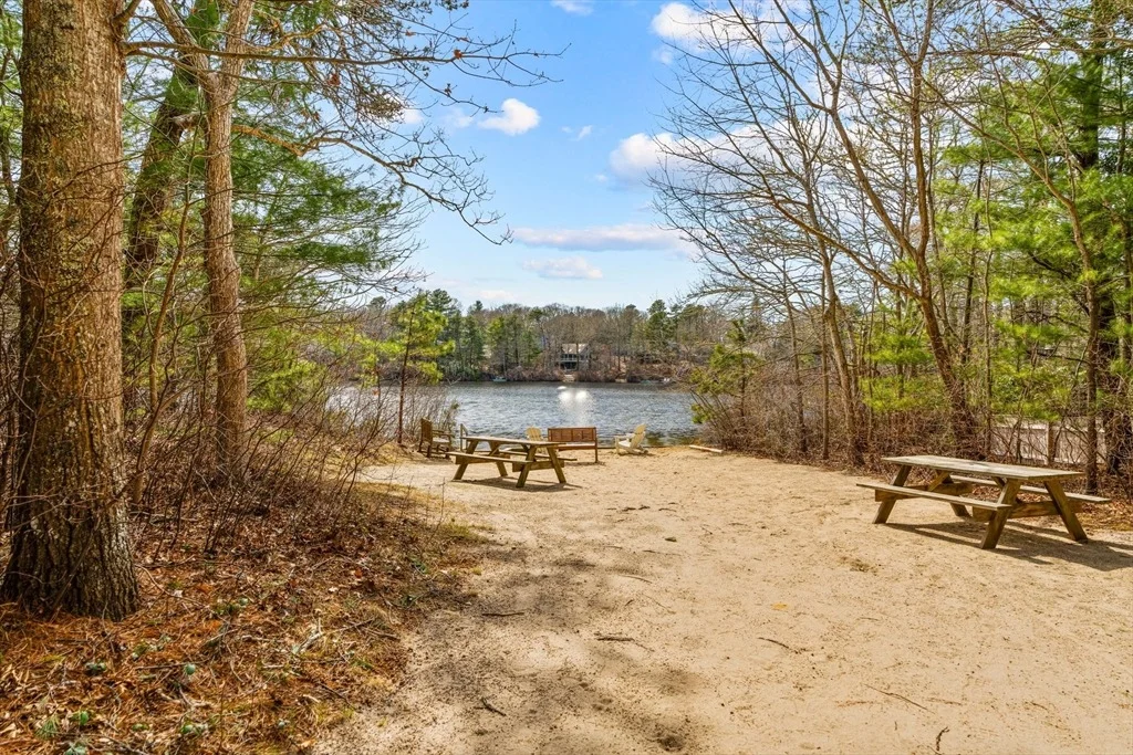 Photo of 213 Fells Pond Rd