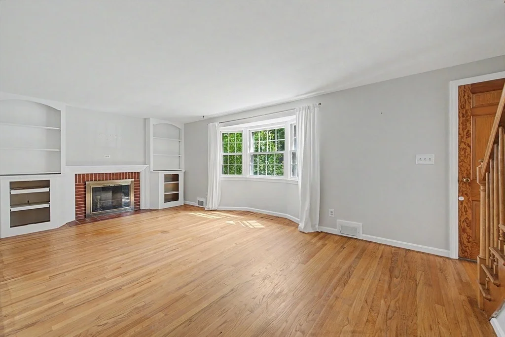 Photo of 10 Raymond Dr