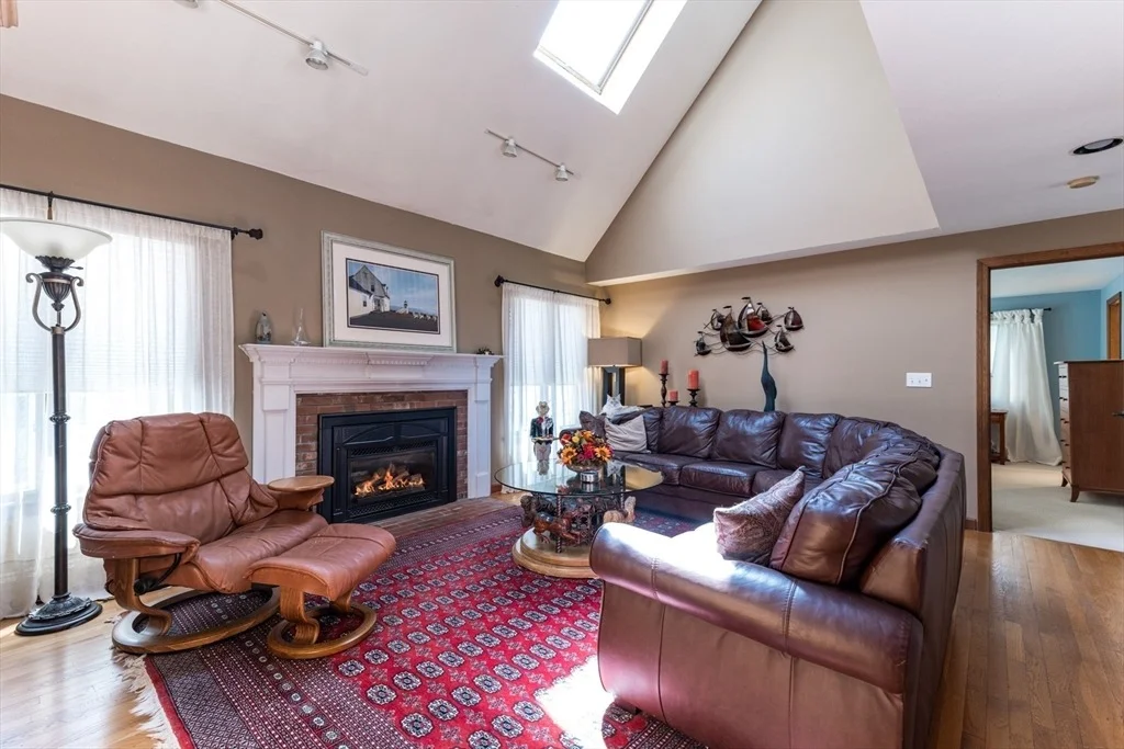 Photo of 11 Polaris Dr