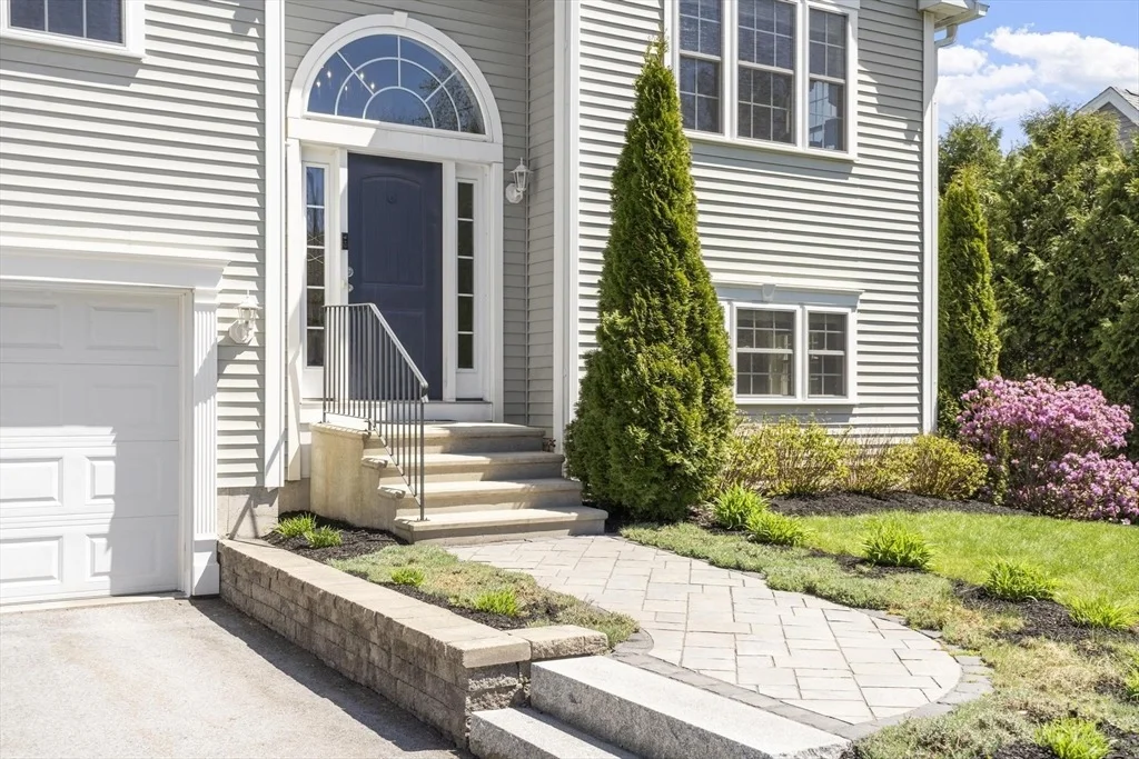 Photo of 32 Steele St