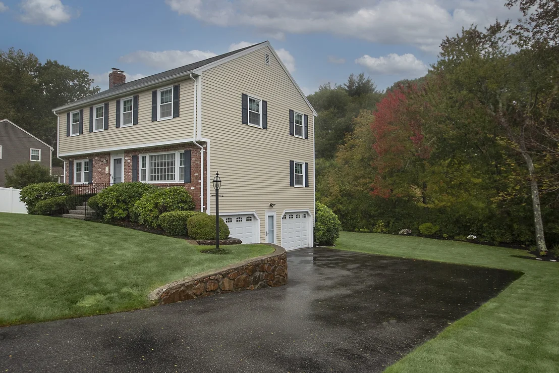 Photo of 35 Kennel Hill Dr