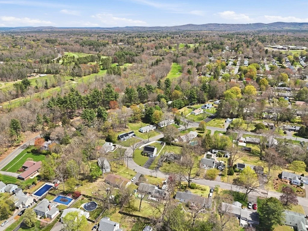 Photo of 33 Winding Ln
