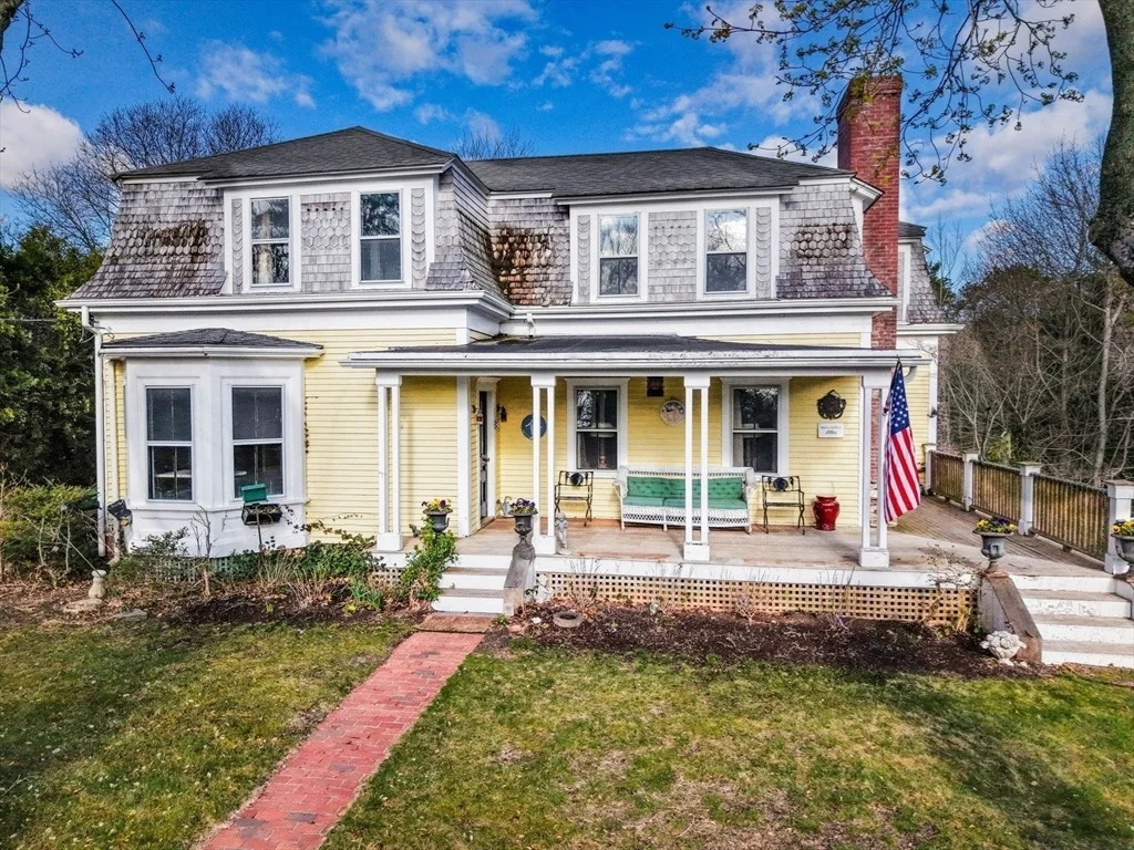 Photo of 1331 Main St