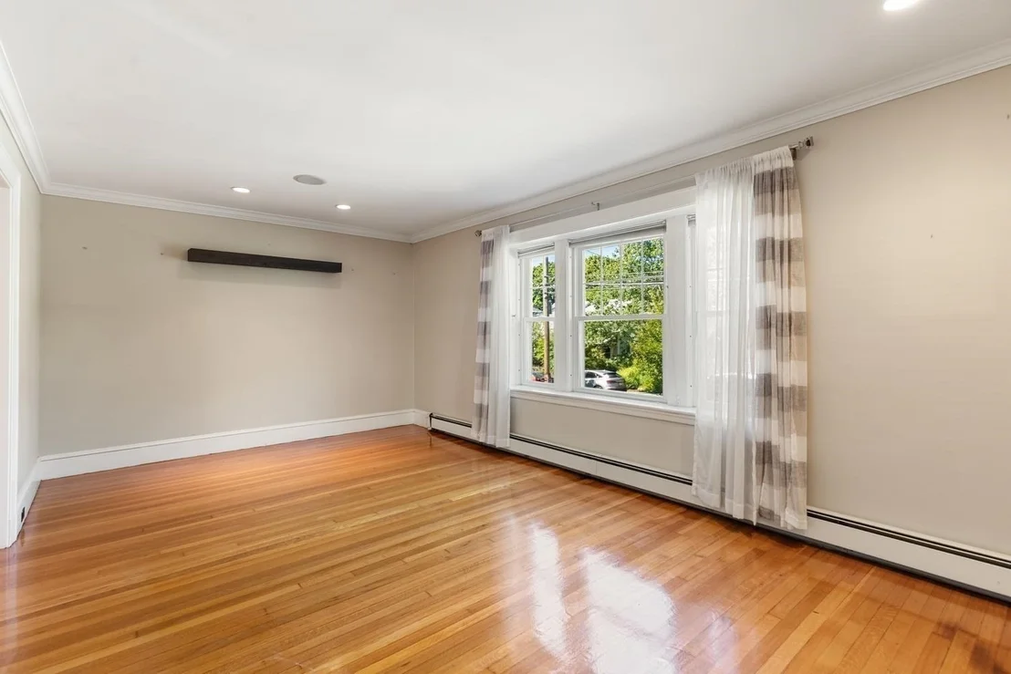 Photo of 85 Robbins Rd