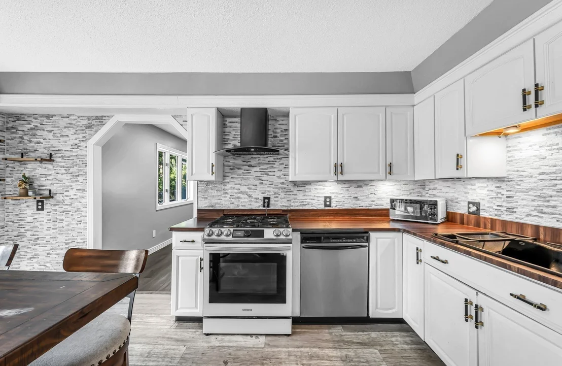 Photo of 10 Robert Dr