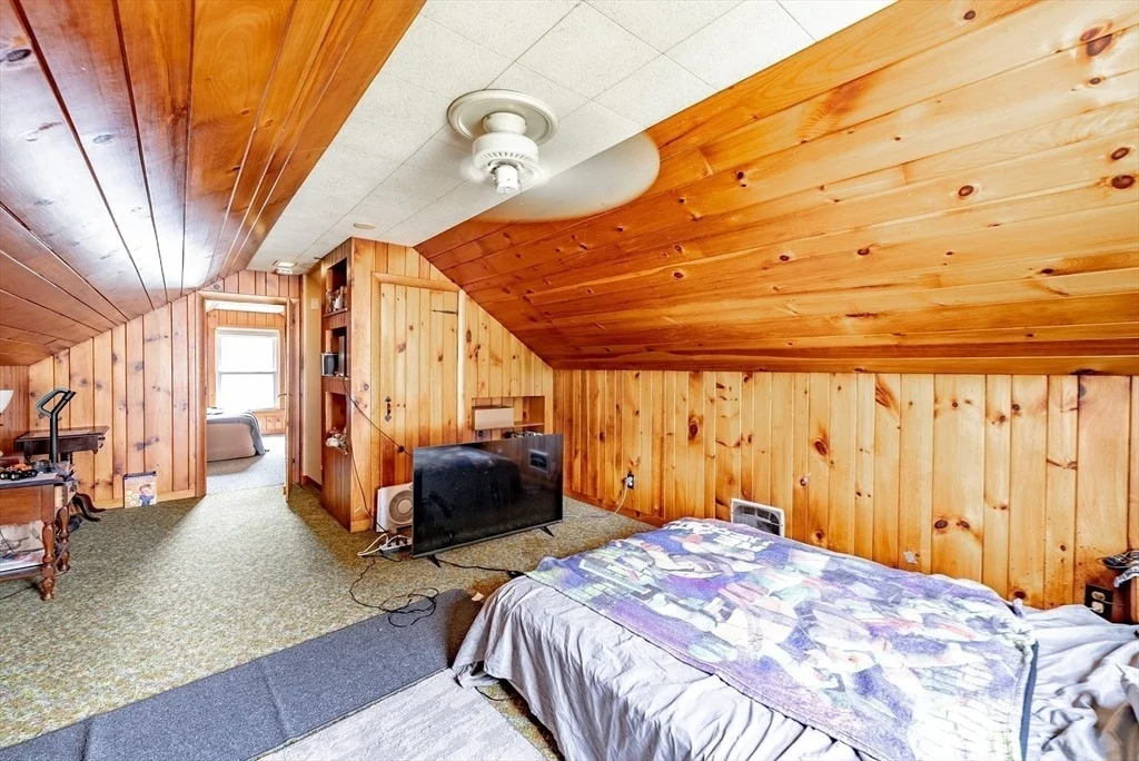 Photo of 187 Leyden Rd