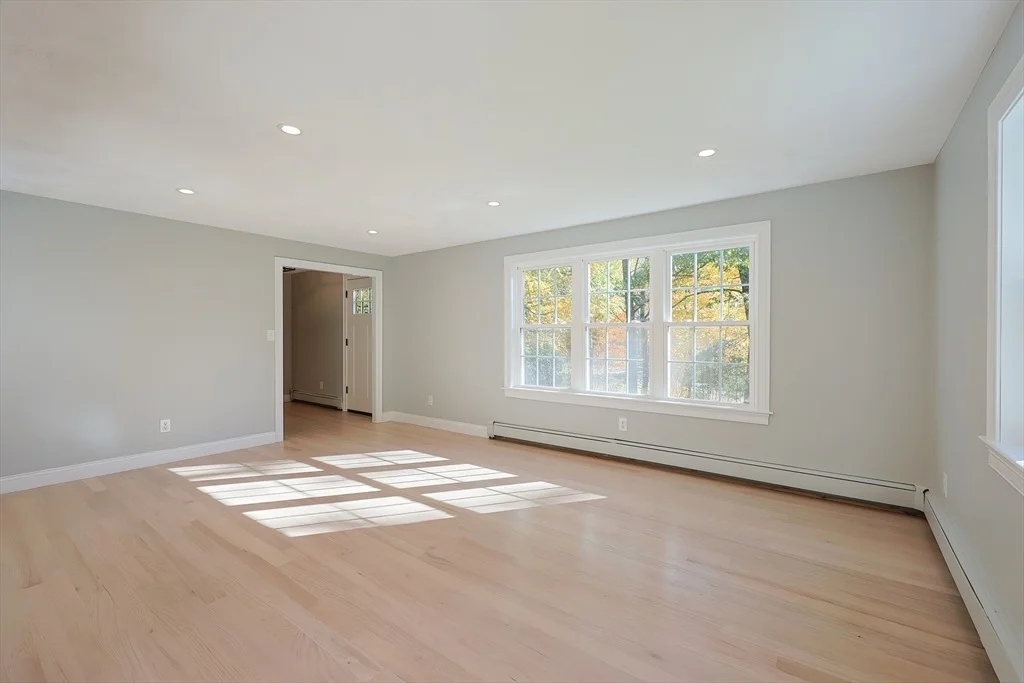 Photo of 4 Deerfield Road