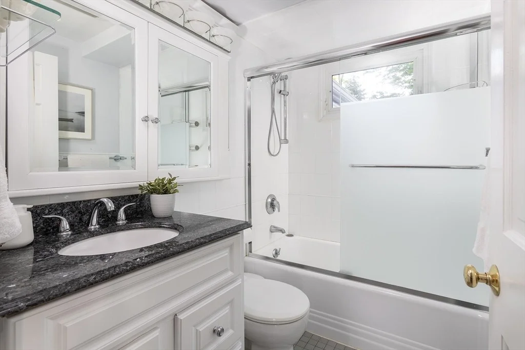 Photo of 27 Roundwood Rd