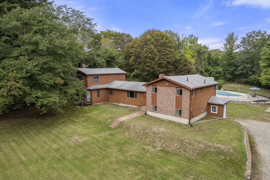 Photo of 444 Clapboardtree Street