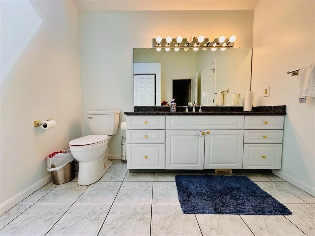 Photo of 62 Edgemere Blvd