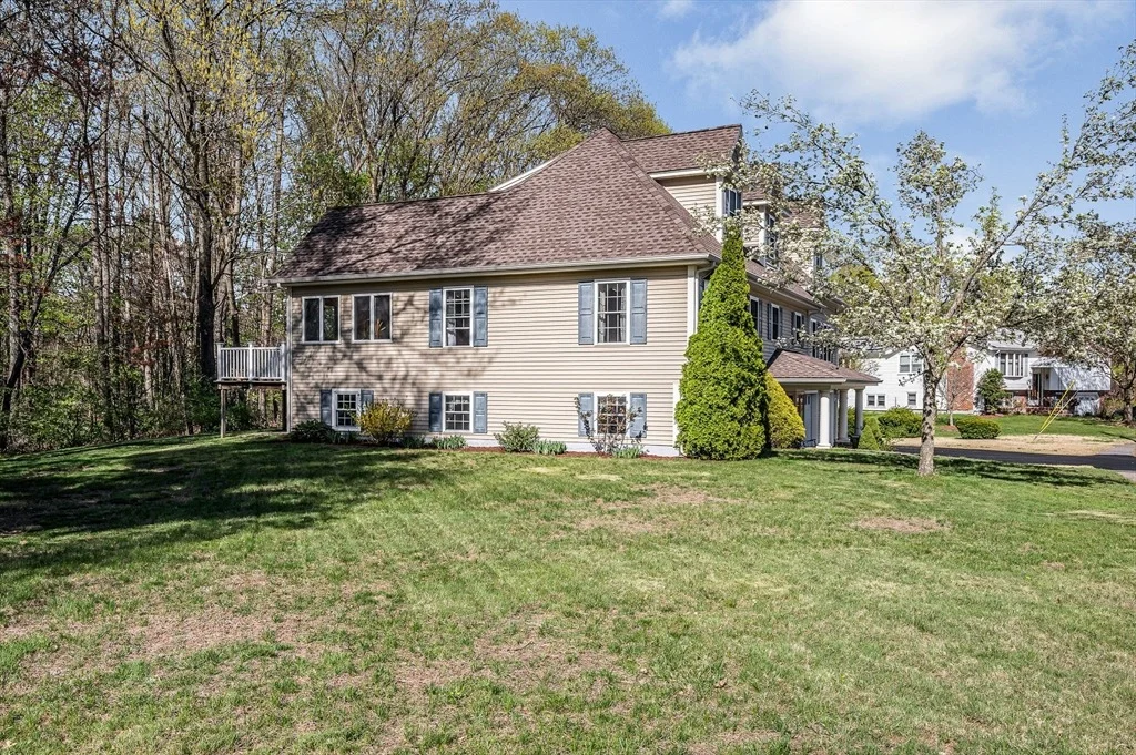 Photo of 12 Dawn Dr