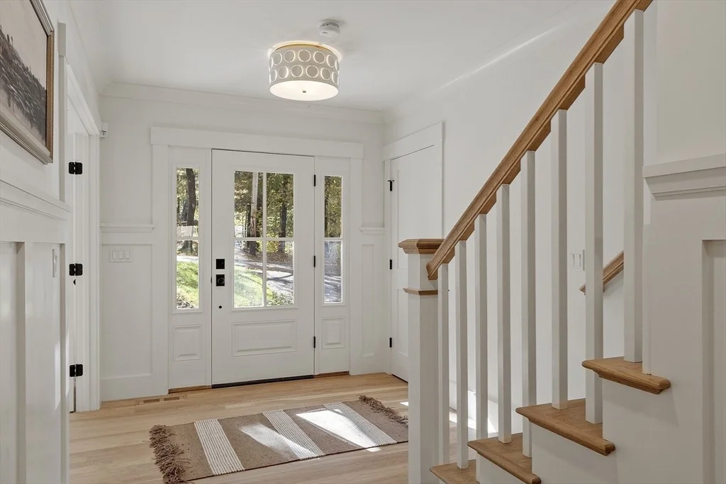 Photo of 140 Revolutionary Road