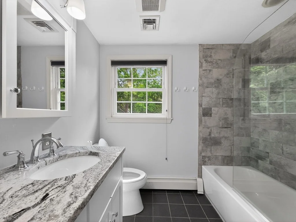 Photo of 19 Tilton Ln