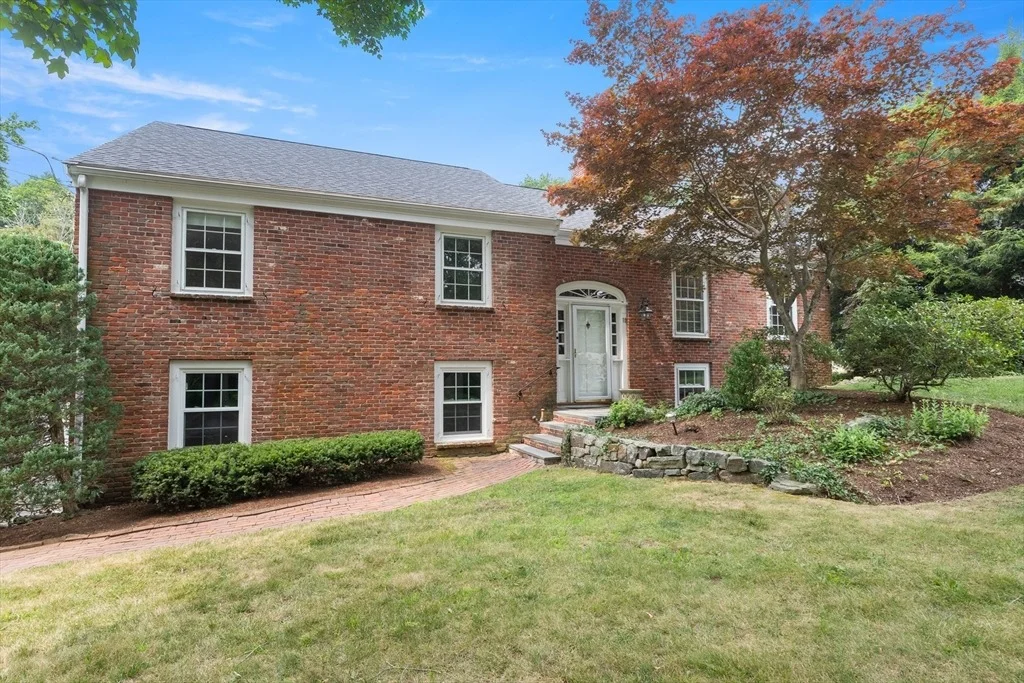 Photo of 10 Parsonage Ln