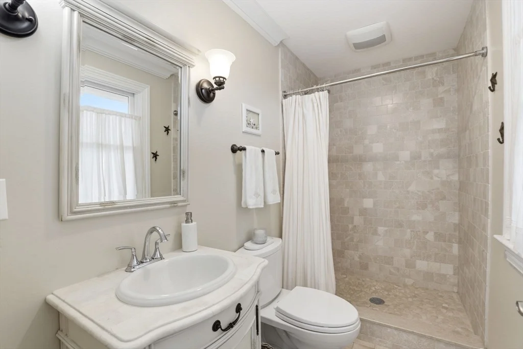 Photo of 60 Holbrook Ave