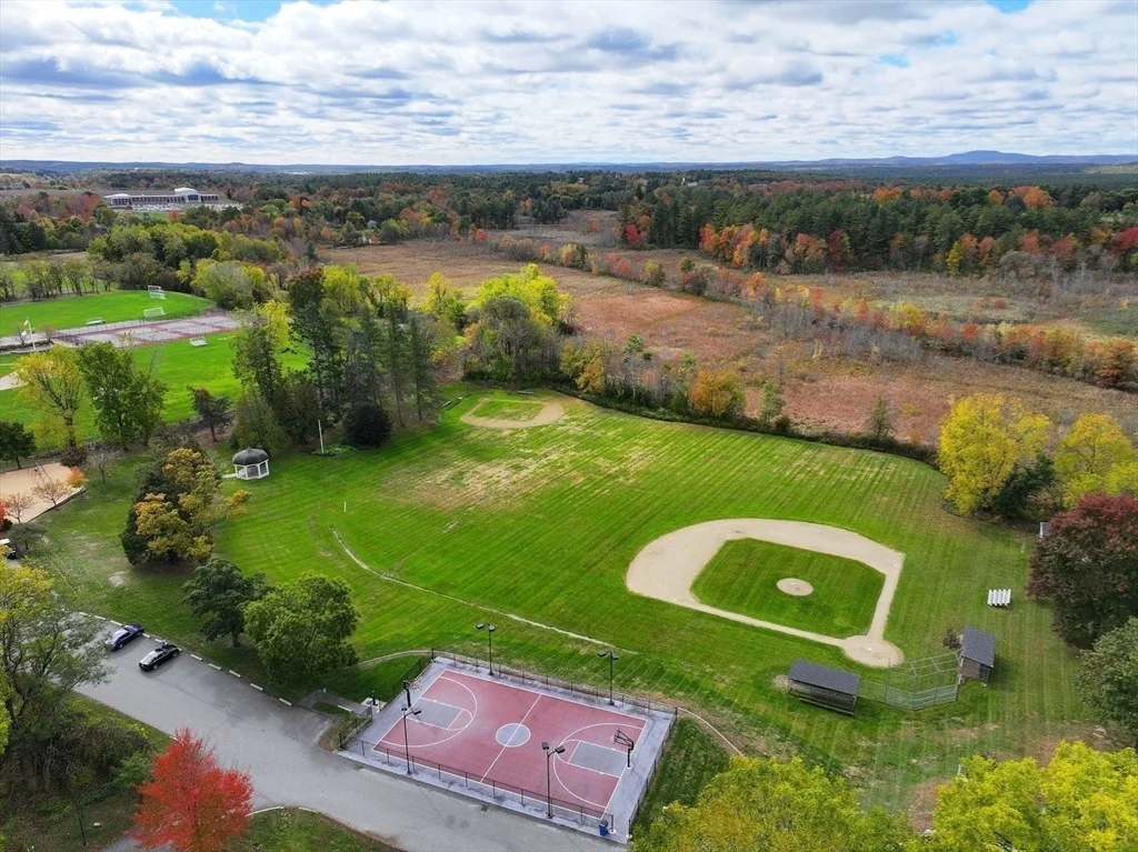 Photo of 15 Oriole Dr