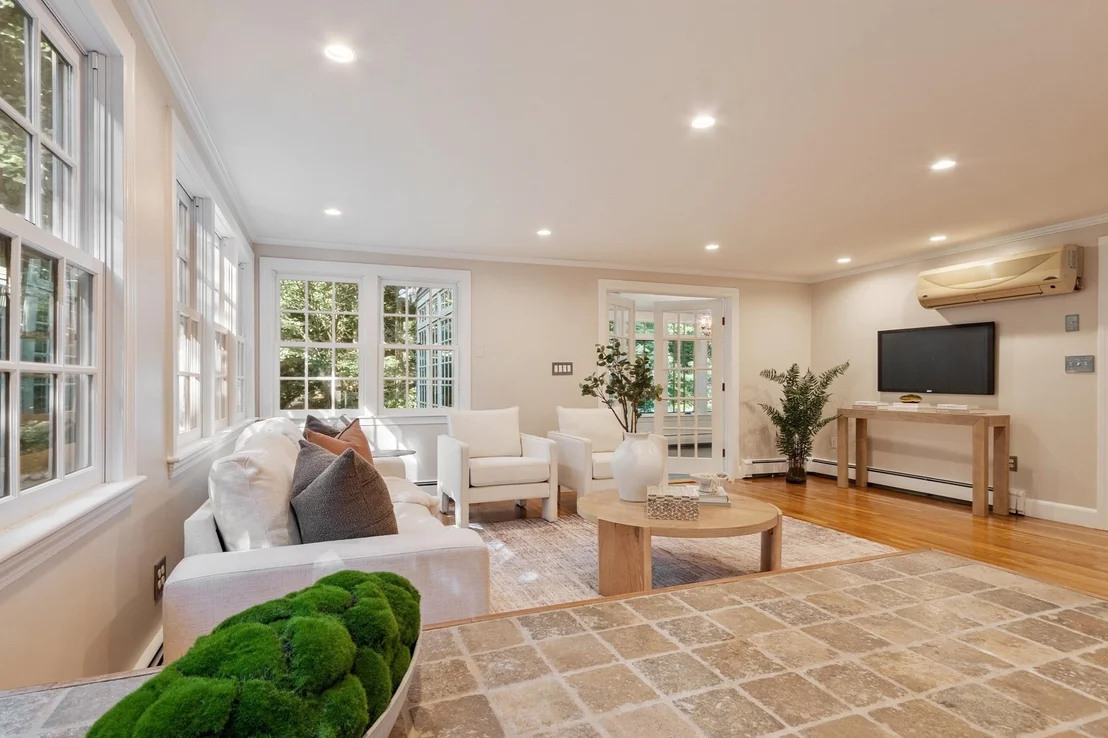 Photo of 5 Tavern Ln