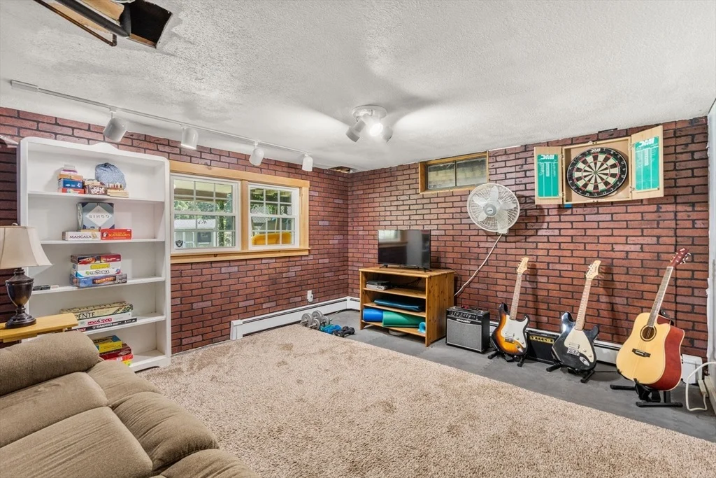 Photo of 25 Everett Ave