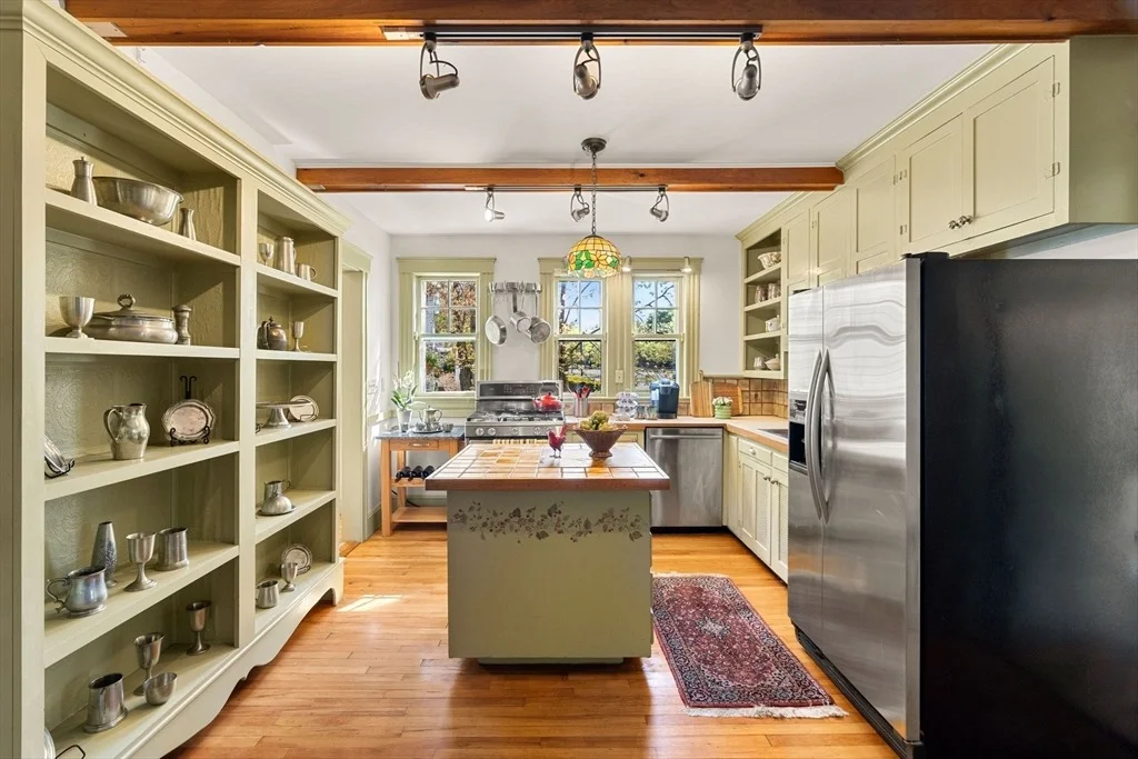 Photo of 402 Sutton St