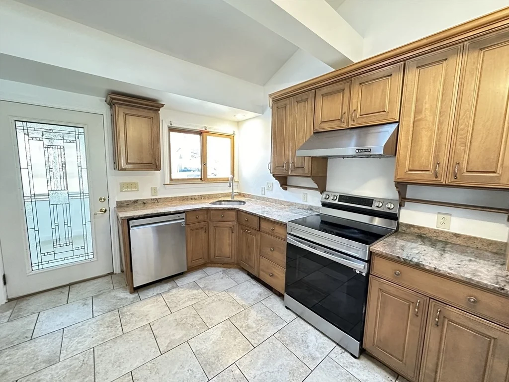 Photo of 24 Hemlock Dr