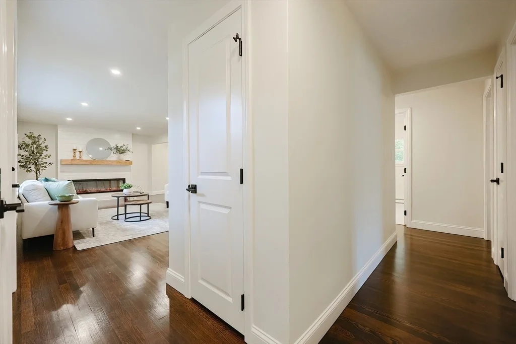 Photo of 8 Ridge Dr