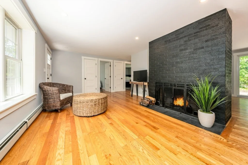 Photo of 844 Shootflying Hill Rd