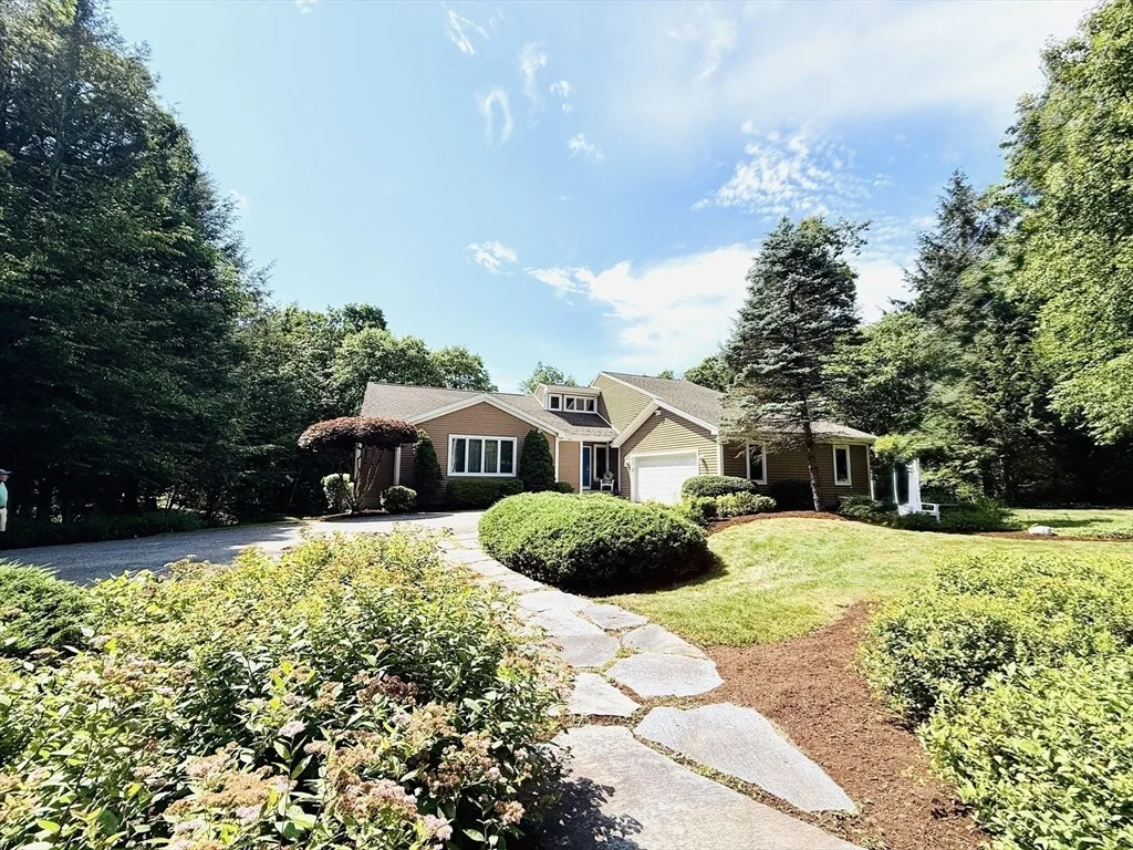 Photo of 54 Shoreline Dr
