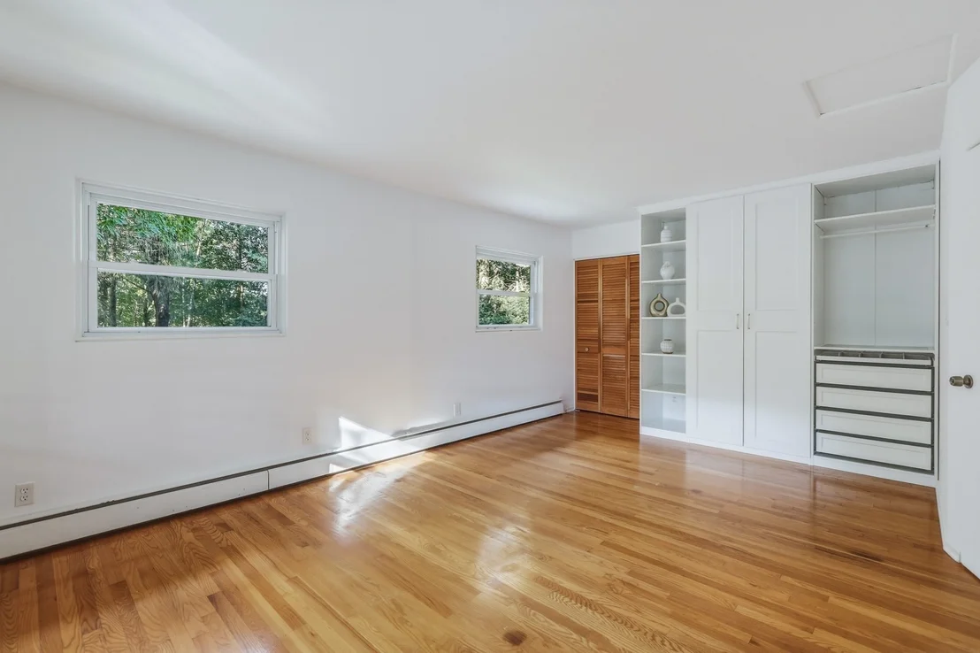 Photo of 34 Skyridge Ln