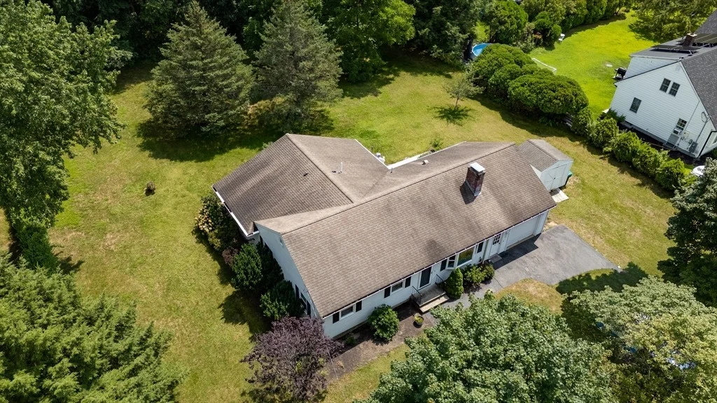Photo of 15 Burbank Ln